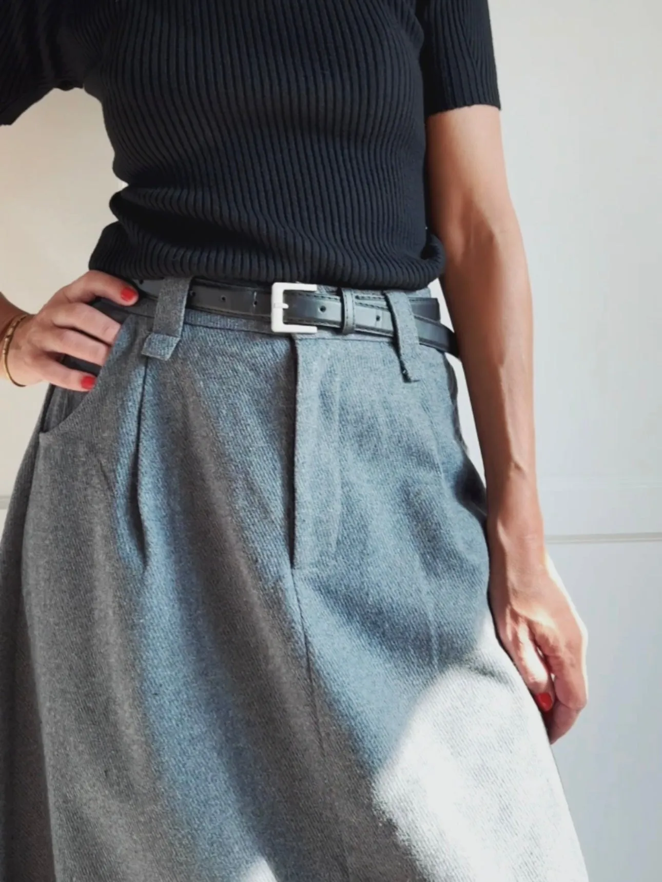 MIDI SKIRT WITH BELT - GREY