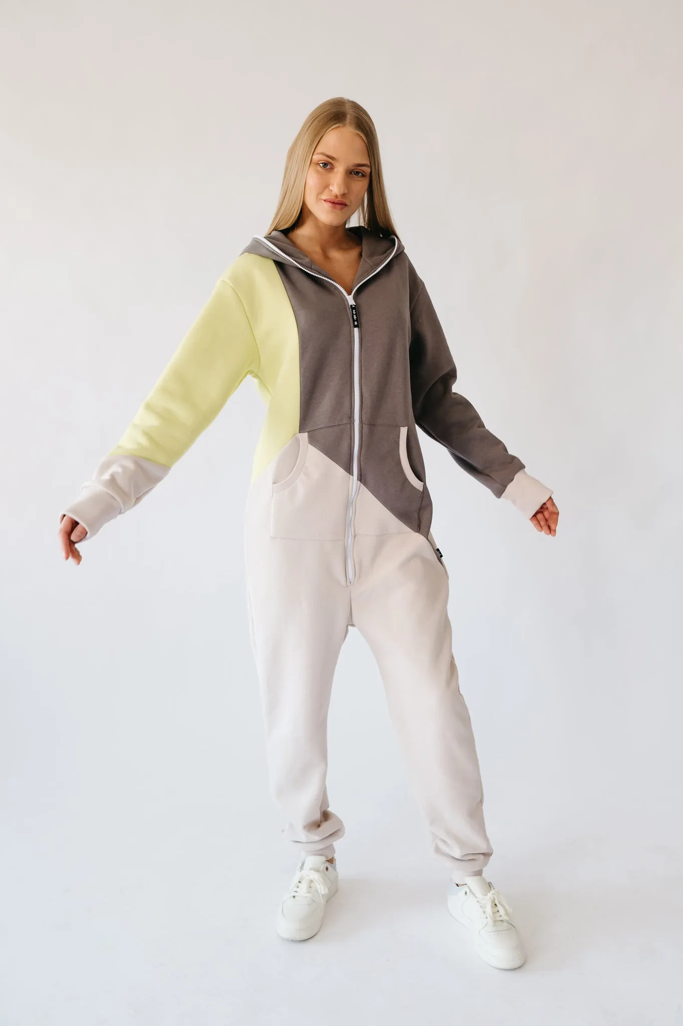 Sofa Killer tricolor onesie Breeze