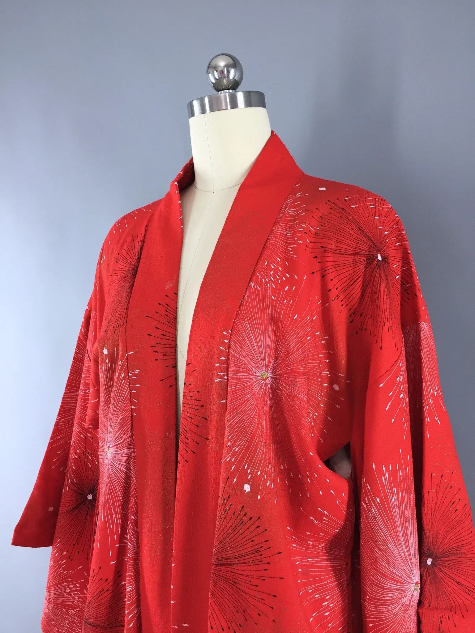 Vintage 1930s Vintage Silk Kimono Jacket / Silk Haori Kimono Cardigan / Bright Red