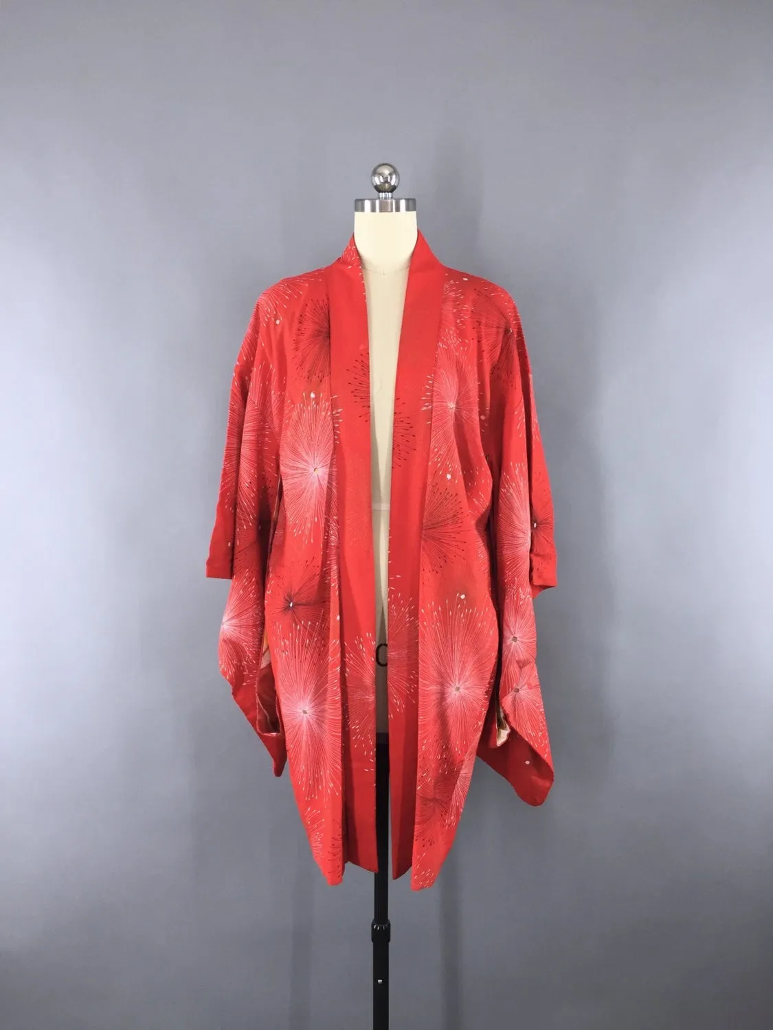 Vintage 1930s Vintage Silk Kimono Jacket / Silk Haori Kimono Cardigan / Bright Red